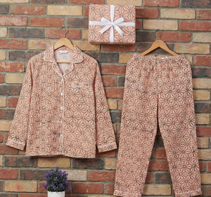 ชุดนอนผ้าฝ้ายทอเนื้อนุ่มลายดอกไม้พิมพ์ลายมือ คอวี แขนยาว เอวยางยืด ระบายอากาศได้ดี แห้งเร็ว สำหรับผู้หญิง - Product Image 5