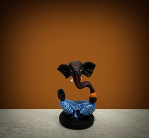 Statue moderne en résine Art Déco du Dieu Ganesha assis |   Finition Noir Orange |   Artisanat Nirmala fait main |   Sculpture du Rajasthan - Product Image 1