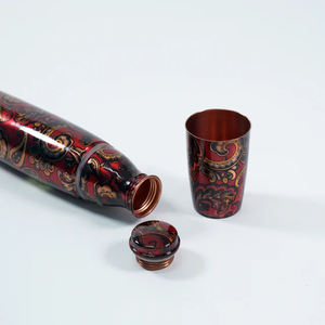 Botella de Cobre Hecha a Mano en India, Clásica y Elegante, Botella de Diseño Mena, Botella de Cobre para una Vida Saludable - Product Image 4