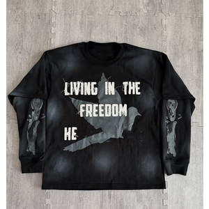 Living In The Freedom He T-shirt à manches longues pour homme, style streetwear, imprimé, col rond, coupe régulière, jersey de coton - Product Image 1