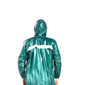 Chaqueta y pantalones impermeables universales para adultos, color verde, para senderismo, camping y uso casual al aire libre. - Product Image 4