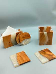Ensemble de sous-verres décoratifs en bois d'acacia et résine époxy, fabriqués à la main, pour cadeaux de pendaison de crémaillère, bars à domicile - Product Image 1