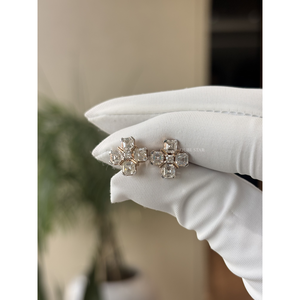 Élégantes boucles d'oreilles clous en diamant de laboratoire taille Asscher à quatre pétales, 2,25 carats, en or, bijoux raffinés, cadeau pour femme - Product Image 2