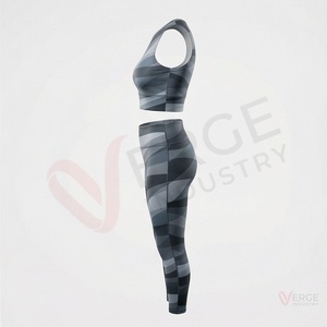 Ensemble 2 pièces de yoga pour femme, bleu marine côtelé, composé d'un crop top à manches longues et d'un short taille haute, avec décolleté carré et bretelles spaghetti - Product Image 3
