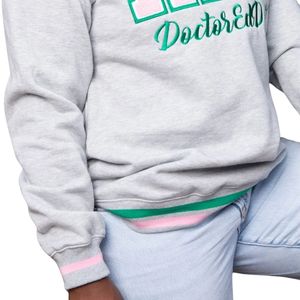 Sudadera Doctoredd It AKA Grey, Unisex, Cuello Redondo, Diseño Gráfico, Algodón Premium, Informal, Elegante y Cómoda - Product Image 5