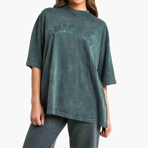 เสื้อยืดคอกลมแขนสั้นทรงปกติสำหรับผู้ชาย สีดำ ผ้าฝ้ายเจอร์ซีย์ 100% ระบายอากาศได้ดี น้ำหนัก 220 กรัม สไตล์สตรีท แต่งขอบสีแดง/ขาว พร้อมหมายเลข - Product Image 1