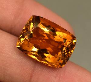 พลอยซิทรินบราซิลธรรมชาติทรงเหลี่ยมมรกตสีเหลือง  รับรองโดย IGI คุณภาพพรีเมียม สำหรับทำเครื่องประดับ - Product Image 2