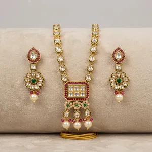 Parure de collier indien Polki Kundan plaqué or avec zircon, bijoux de mariée imposants avec boucles d'oreilles pour mariage et fête - Product Image 3