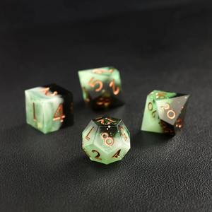 Jeu de dés en résine de précision, dés polyédriques en résine à coins vifs pour jeux de table professionnels, fournitures en gros - Product Image 3