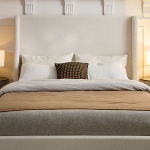 Letto imbottito minimalista Carmen con testiera alta 52 pollici, struttura letto a piattaforma, non richiede rete a molle - Product Image 5