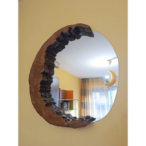 Miroir mural rond en bois rustique fait main, pièce d'art décorative, design à bords naturels - Product Image 3