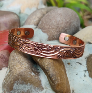 Bracelet manchette magnétique en cuivre pur massif, unisexe, ajustable, ouvert, bijoux de guérison ayurvédique traditionnel, vente en gros - Product Image 1