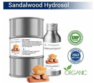 Hydrolat de Bois de Santal Liquide pour Soins de la Peau 100% Pur Distillé à la Vapeur Fabriqué à Partir de Matières Premières Boisées pour Tous Types de Peau - Product Image 3
