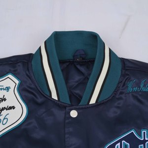 Vestes universitaires pour hommes sur mesure en gros, avec patchs en chenille et broderies, style streetwear - Product Image 5