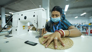 Sac fourre-tout pliable et réutilisable en toile de jute naturelle recyclée, imprimé avec logo personnalisé, écologique, pour la plage, vente en gros 2026 - Product Image 6