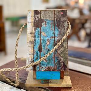 Nichoir pour oiseaux récupéré, fabriqué à la main, en bois durable - Product Image 3