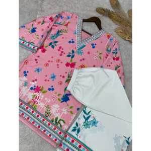 ชุดแฟนซีสไตล์ผู้หญิงพร้อมพิมพ์ลายดิจิตอลที่สวยงาม - Product Image 1