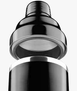 Shaker à cocktails en acier inoxydable à double paroi de haute qualité, finition noire thermolaquée avec couvercle passoire pour la préparation de boissons en bar. - Product Image 3