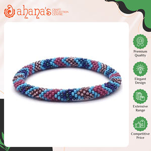 Vendeur fiable proposant des bracelets en perles de verre tendance pour femmes, faits à la main, de haute qualité, Ahana's B-055, pour un usage décontracté ou en occasion. - Product Image 2