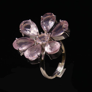 Anillo de Diamantes Versátil Chapado en Oro con Incrustaciones de Plata 925 y Circonita de Alto Carbono, Estilo Lujoso y Discreto para Uso Diario - Product Image 1