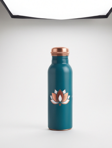 Bouteille d'eau en cuivre émaillé artisanale en gros, motif lotus, ayurvédique, étanche, écologique, gourde métallique pour la gym et le bureau, OEM - Product Image 1