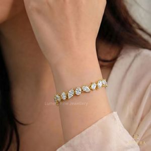 Bracelet en or exquis à double chaîne et diamants, élégant, avec grappe de formes variées, bijoux de fiançailles en diamants de laboratoire, cadeau d'anniversaire - Product Image 6