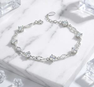 Pulsera Redonda de Moissanita, Plata de Ley S925, Bañada en Rodio, Elegante Pulsera Tennis, Joyería Minimalista Brillante, Regalo para Ella - Product Image 2