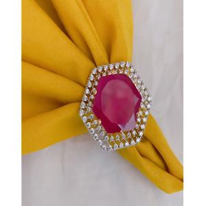 Anillo ajustable de diseño moderno con acabado dorado de la mejor calidad para uso en funciones, fiestas y bodas, colección para mujeres y niñas. - Product Image 1