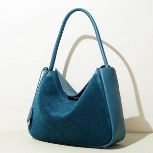 Bolsos de mano para mujer, sencillos y a la moda, fabricados en fábrica, bolsos de alta calidad, lujosos bolsos de hombro de gamuza para mujer 58 - Product Image 4