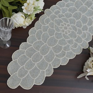 Chemin de table élégant perlé, ovale, en tissu, design glamour fait main, blanc, tapis décoratif - Product Image 6