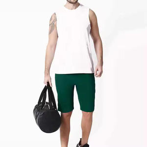 Shorts Bermuda Vert Uni pour Homme, Taille Mi-Haute avec Cordon de Serrage, Séchage Rapide, Décontracté et Sportif - Product Image 4