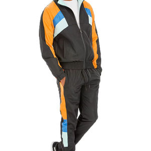 Conjunto Deportivo de Dos Piezas con Logotipo Personalizado, Chaqueta Cortavientos de Nailon y Pantalones Joggers Transpirables, Impermeables y Resistentes al Viento para Hombre - Product Image 1