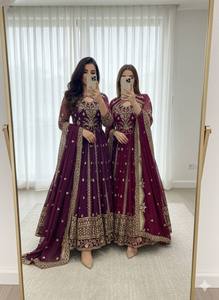 Vestidos de Fiesta Diwali de Diseño Ramdev Trading, Kurti Moderno de Seda Fandy de Secado Rápido con Conjunto de Pantalón y Dupatta - Product Image 2