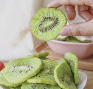 Variedad de Frutas Liofilizadas Comerciales Hechas con Mangostán, Mango, Kiwi, Durian, Melocotón y Fresa para Ingredientes de Postres, Vietnam - Product Image 1