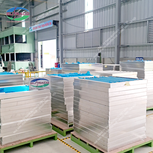 Fabricamos puertas de acero inoxidable con persianas a medida, ofreciendo productos de alta calidad aptos para diversos proyectos. - Product Image 5