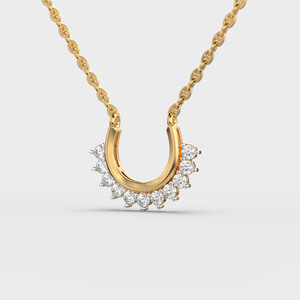 Collar Clásico con Colgante de Herradura en Oro Amarillo con Diamantes Redondos de Corte Brillante Engastados en Cadena Figaro, Unisex para Uso Diario - Product Image 2