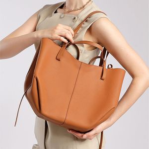 Bolso Tote de Cuero Genuino para Mujer, Personalizado, al por Mayor, OEM, con Cierre de Cremallera, Impermeable, Duradero, Correa Ajustable, Capacidad de 2-2.9L - Product Image 3
