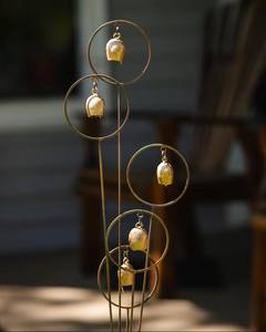 Bol sphérique en métal finition rouille, piquet de jardin, sculpture décorative moderne pour extérieur et aménagement paysager - Product Image 6