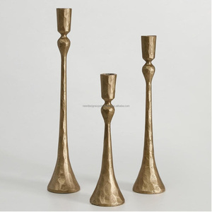 Portavasos Metálicos Resistentes Tipo Tulipán • Suministros de Comedor para Hoteles Boutique Contemporáneos - Product Image 1