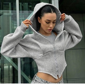 Sudadera con capucha corta personalizada para mujer, estilo casual, oversize, teñida en marrón - Product Image 6