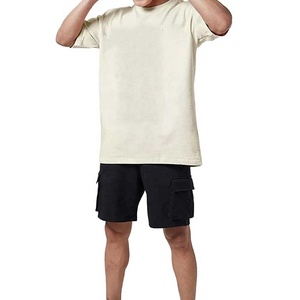 เสื้อยืดคอกลมแขนสั้นทรงปกติ คุณภาพสูง สีตามสั่ง สำหรับผู้ชายและเด็กผู้ชาย ยี่ห้อ Clush Industries แบบยูนิเซ็กส์ ไซส์ผสม 100% - Product Image 4