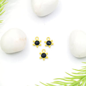 Amuleto de Ónix Negro Estilo Sol |   Mini colgante redondo de piedras preciosas con diseño de estrella para la creación de collares y pendientes, regalo para ella - Product Image 1
