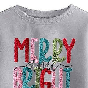 Vêtements saisonniers personnalisés avec des illustrations et des couleurs sur mesure pour les collections de fêtes, crop top de Noël - Product Image 5