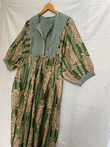 Accesorios de Ropa de la Mejor Calidad, Vestido Largo Informal de Algodón para Mujer, Atuendo Elegante y Suave para el Día a Día, Disponible para la Venta - Product Image 2