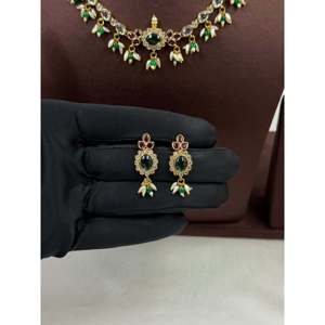 Indian Ethnic Noor Victorian Delicate Gold Plated Imitation Bridal Necklace Set - Product Image 4