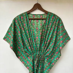 ชุดเดรสคาฟทันพิมพ์ลายสัตว์ คอวี แขนสั้น ผูกเชือก ทรงเข้ารูป กระโปรงบาน ผ้าฝ้ายอินเดีย 100% เนื้อผ้าเรียบลื่น ใส่สบายสำหรับฤดูร้อน แต่งลูกไม้ สำหรับผู้หญิง - Product Image 1