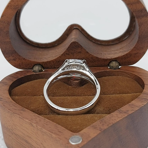Bague de fiançailles classique en diamant de laboratoire taille coussin 1 carat, plaqué or 18 carats, bijoux de luxe pour femme - Product Image 6