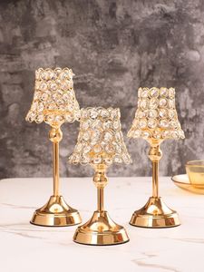 Candelabro de Cristal Contemporáneo Diseñado para Combinar con Muebles Modernos, Decoración Minimalista y Estética Sencilla - Product Image 2