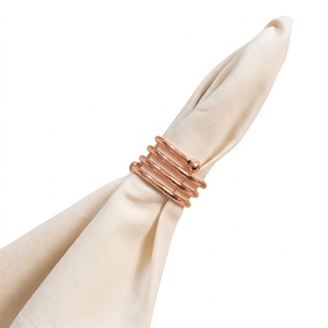 Anneaux de serviette en spirale en métal plaqué or rose pour une décoration élégante de table de mariage, boucles porte-serviettes réutilisables - Product Image 1