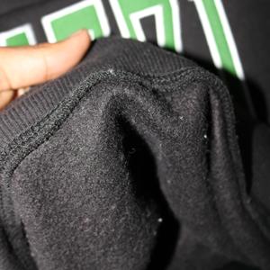 Sweat-shirt à col montant GRIZZILIES BLACK 100% GREEN avec broderie appliquée, col large, URBAN PRODUCTIONS - Product Image 5